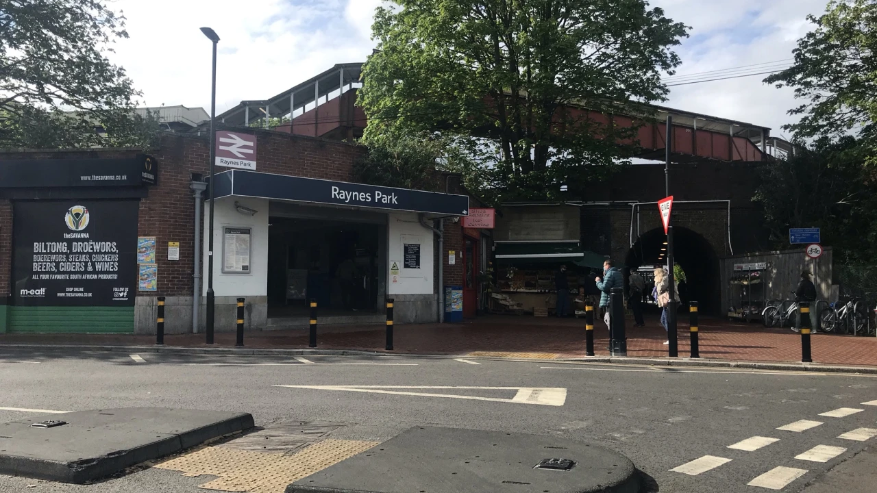 Raynes Park Station